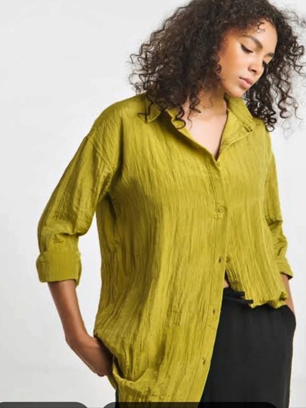 LOFT Women's Crinkle Button-Down Shirt in Green